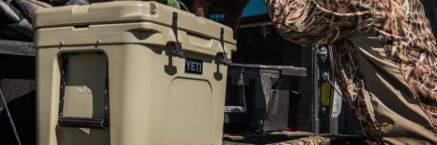 YETI Tundra 35 Cooler - Desert Tan